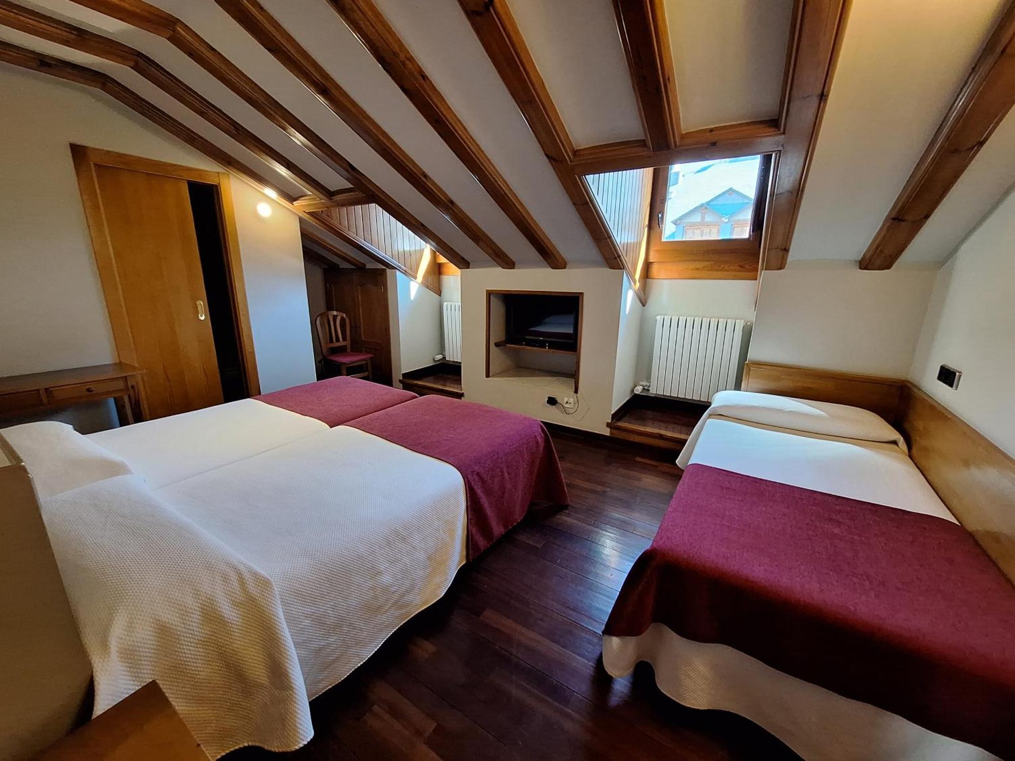 Hotel Aragüells Benasque Exterior foto